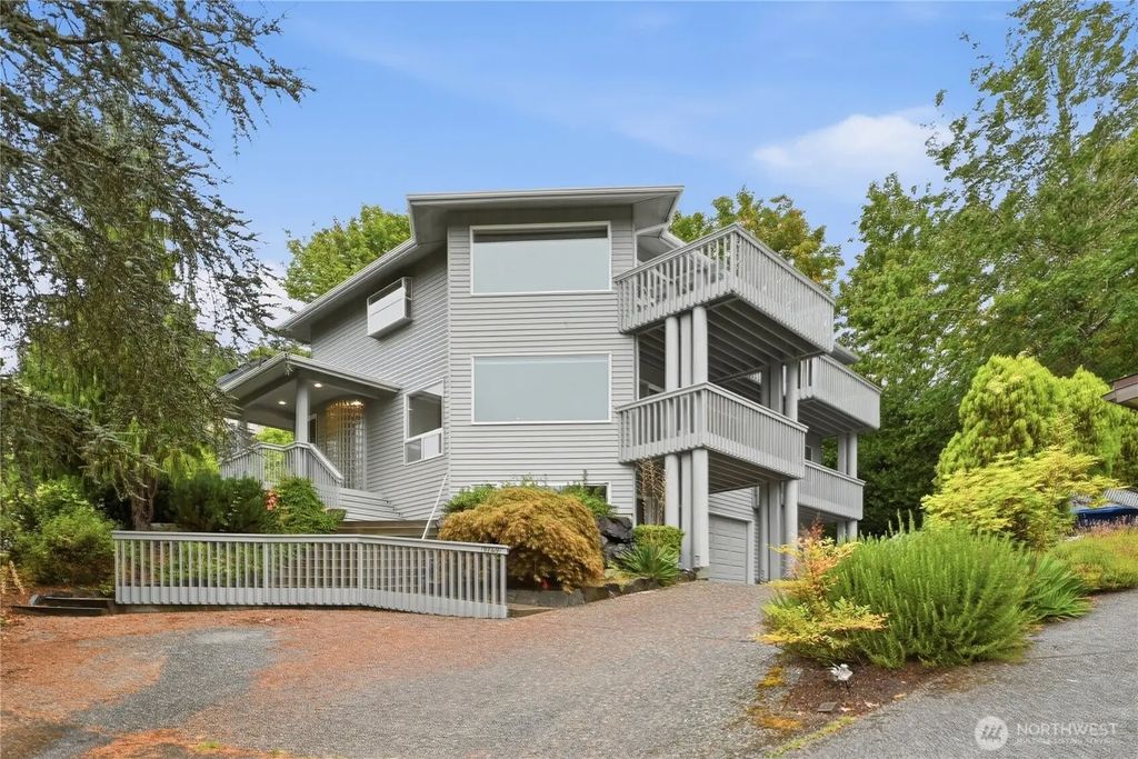 19749 53rd Avenue Ne, Lake Forest Park