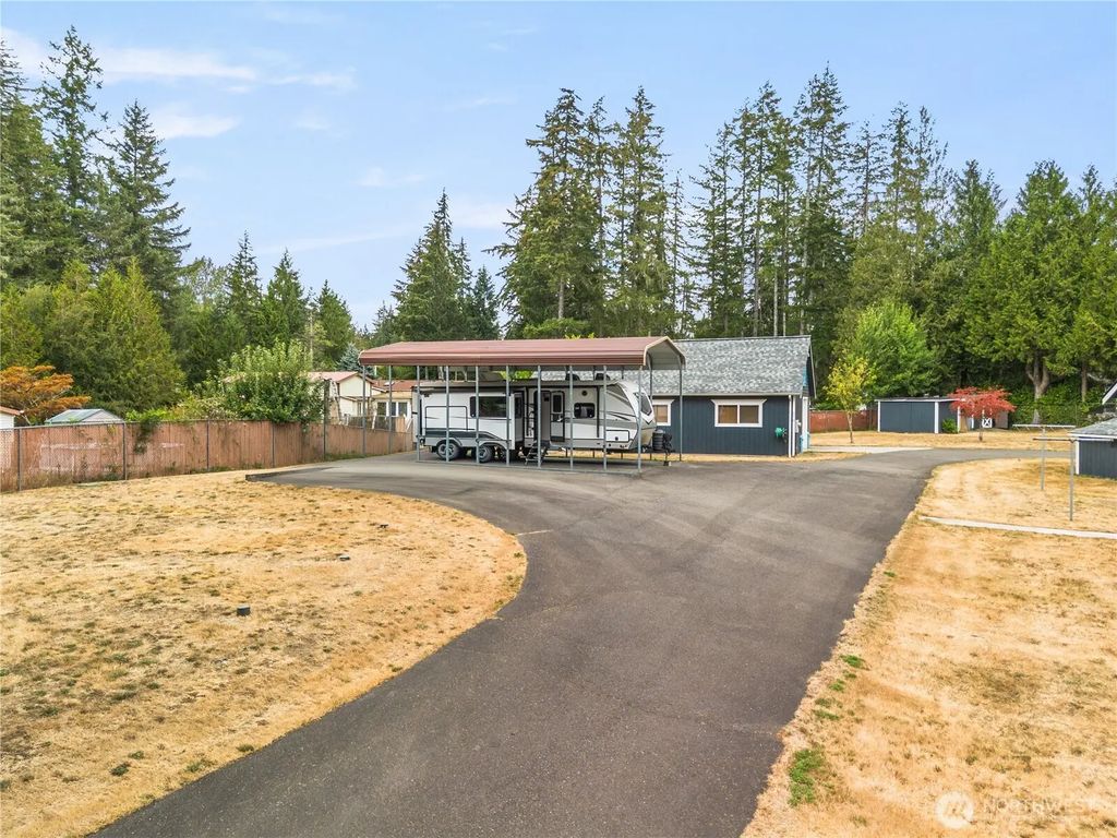 570 E Budd Drive, Shelton