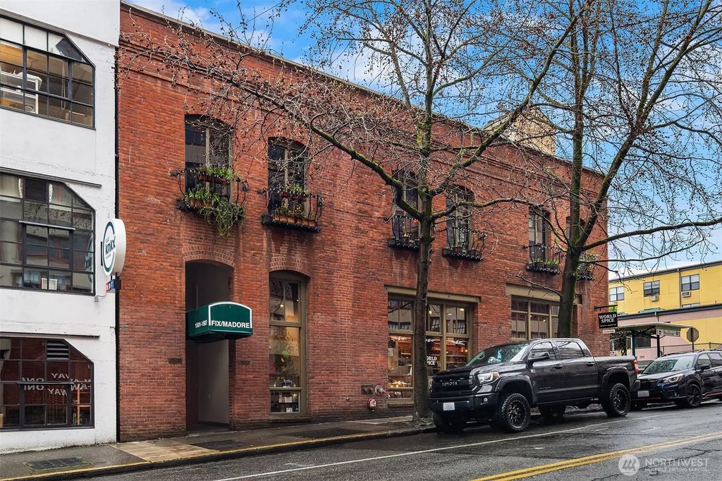 1507 Western Avenue R201, Seattle