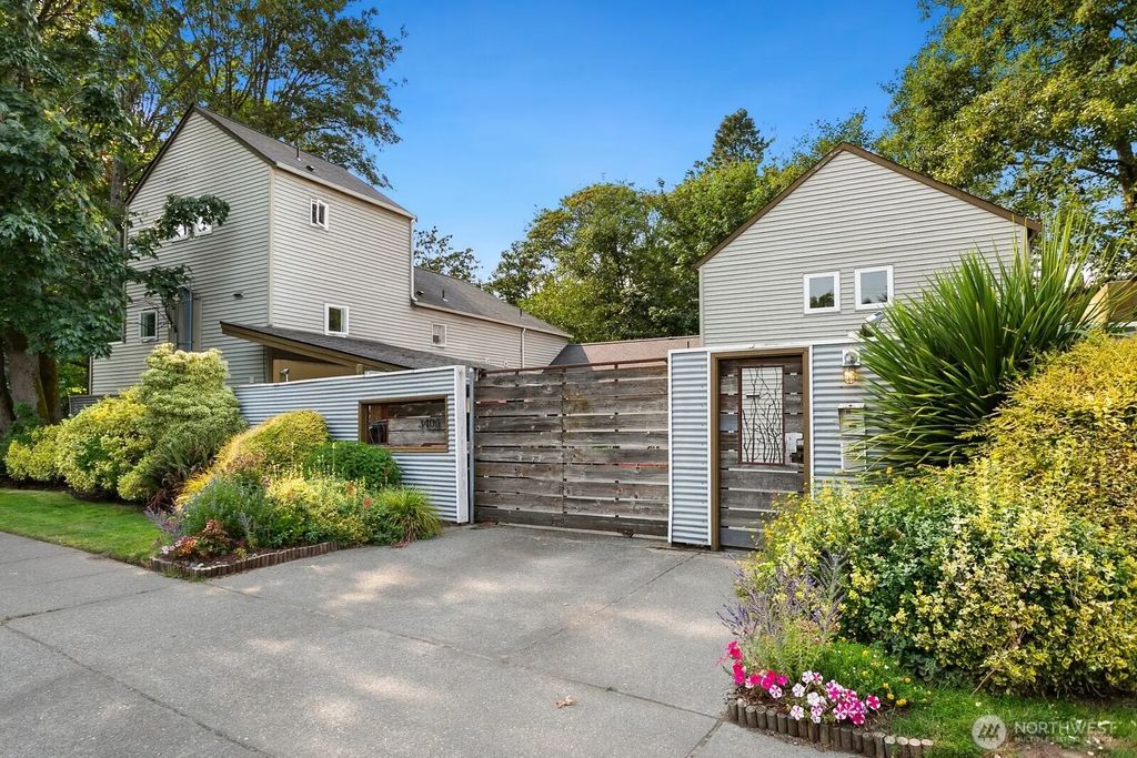 3406 W Government Way 3, Seattle