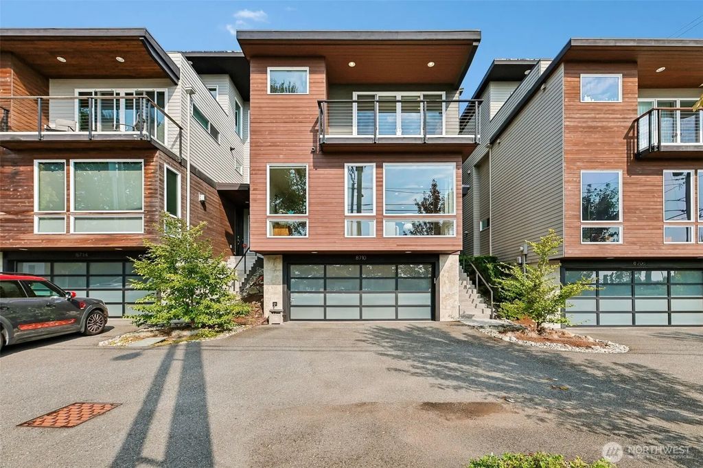 8710 112th Avenue Ne, Kirkland