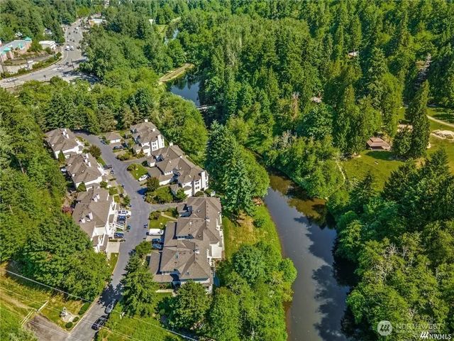 9821 Ne Riverbend Drive C 102, Bothell
