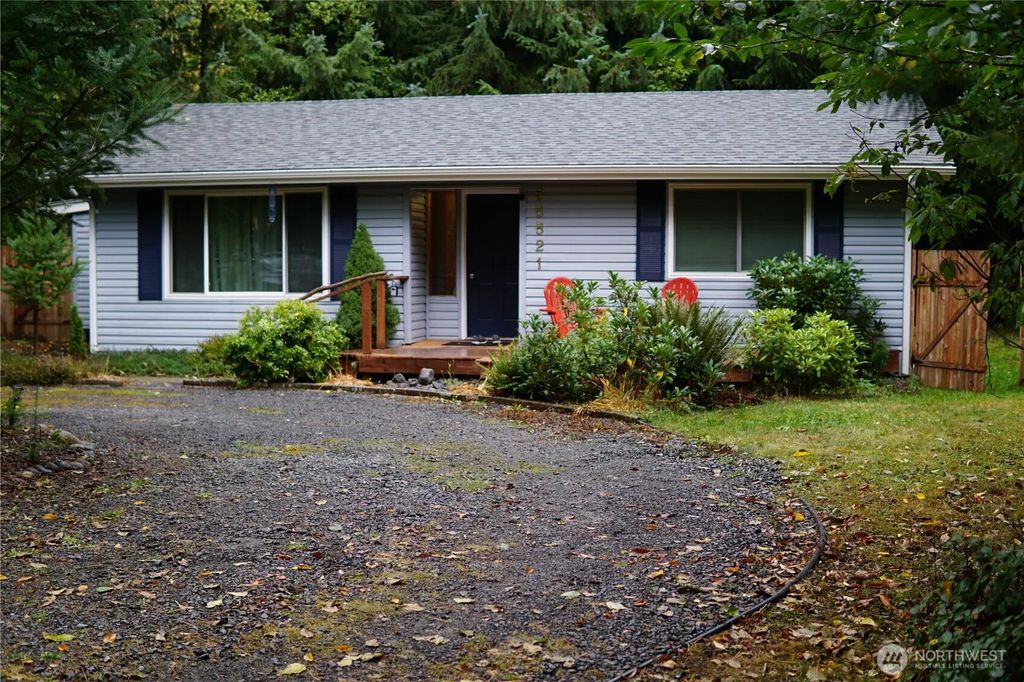 55521 315th Avenue E, Ashford