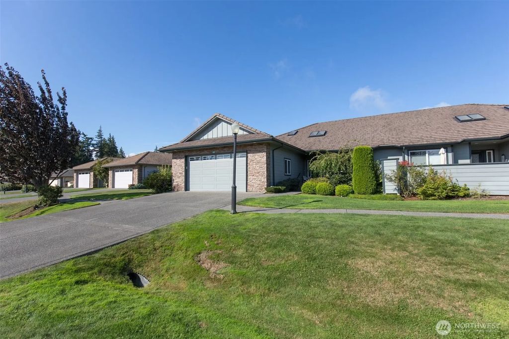 80 Cascadia Loop, Sequim