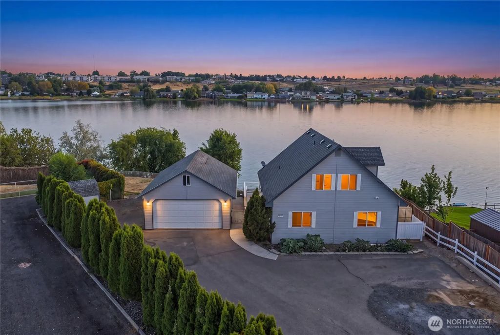 1317 W Lakeside Drive, Moses Lake