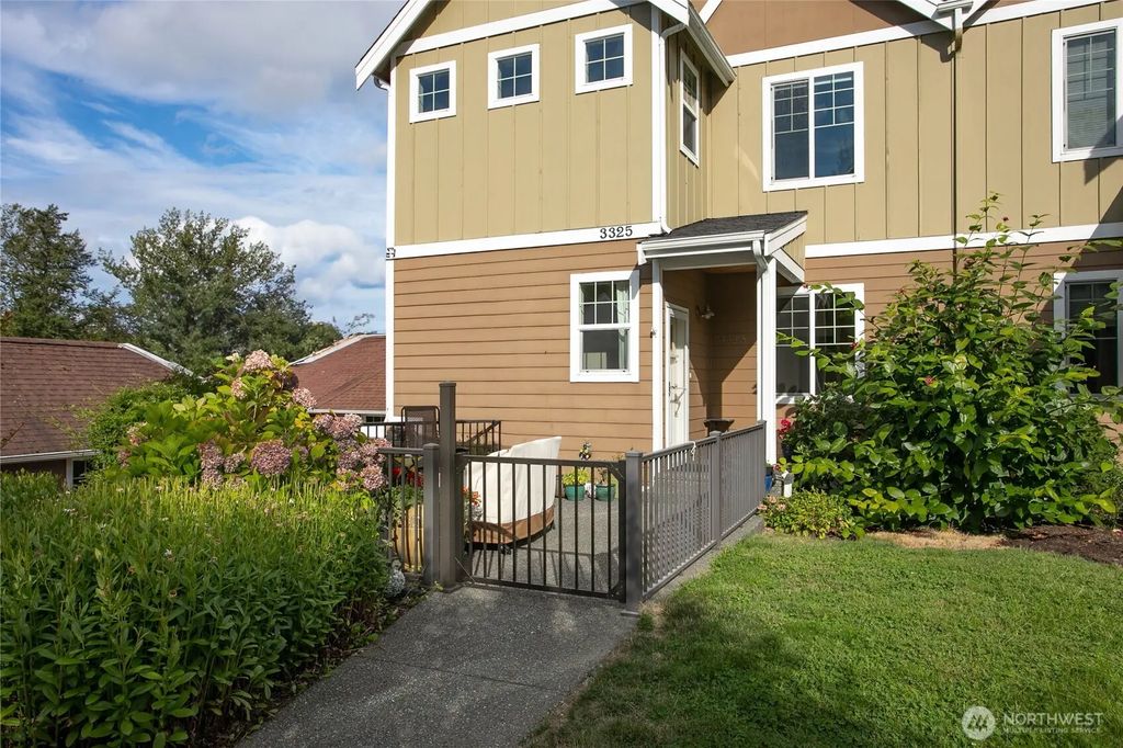 3325 Sussex, Bellingham