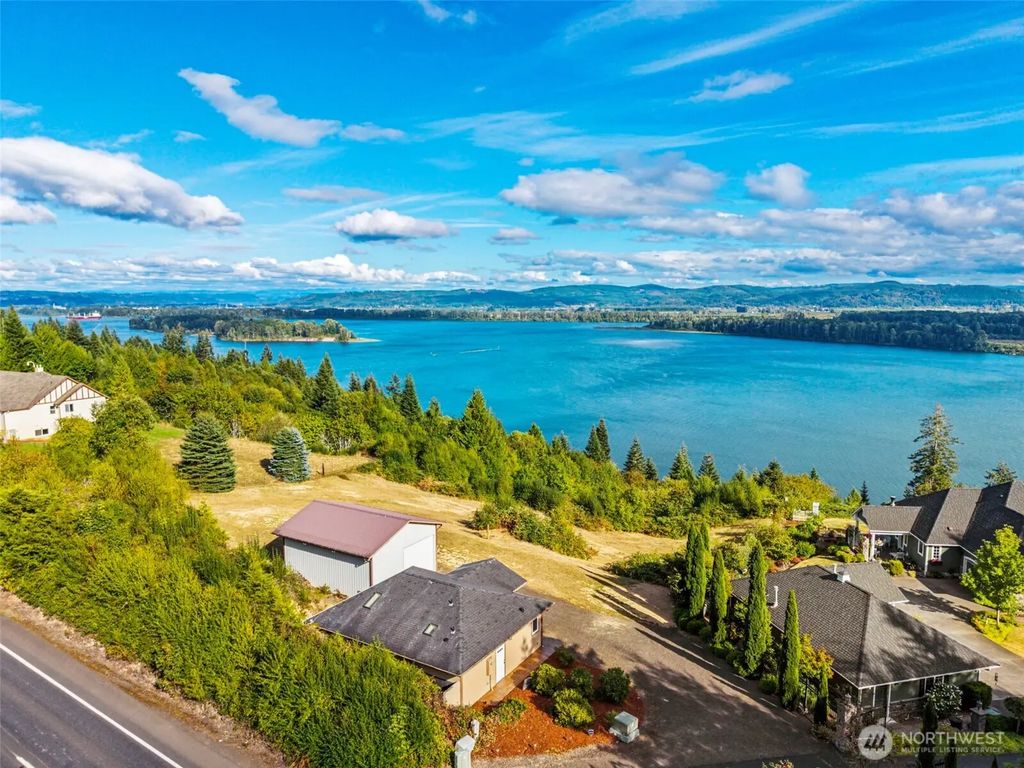 1664 E State Route 4, Cathlamet