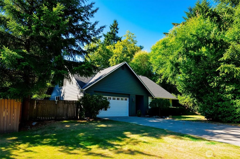 14203 Ne 63rd Ct, Redmond