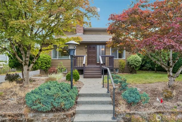 13742 39th Avenue Ne, Seattle