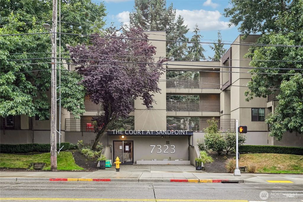 7323 Sand Point Way Ne 106, Seattle