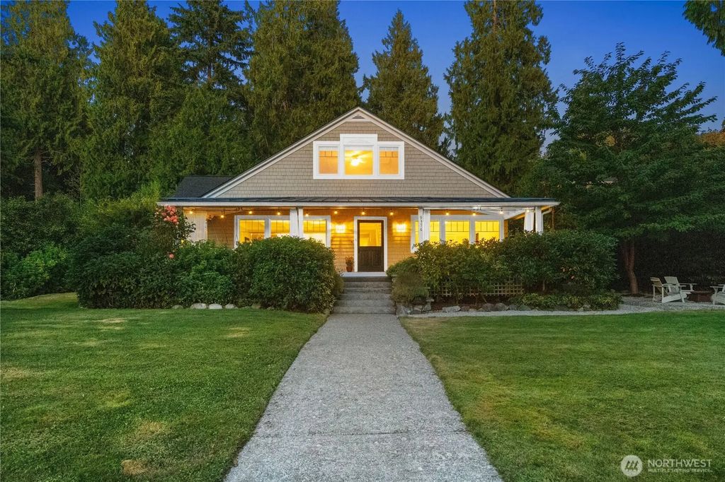 9376 Endicott Street Ne, Bainbridge Island