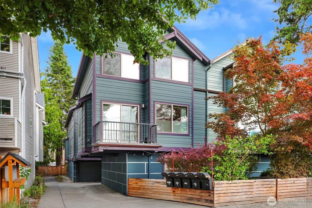 12010 31st Avenue Ne B, Seattle