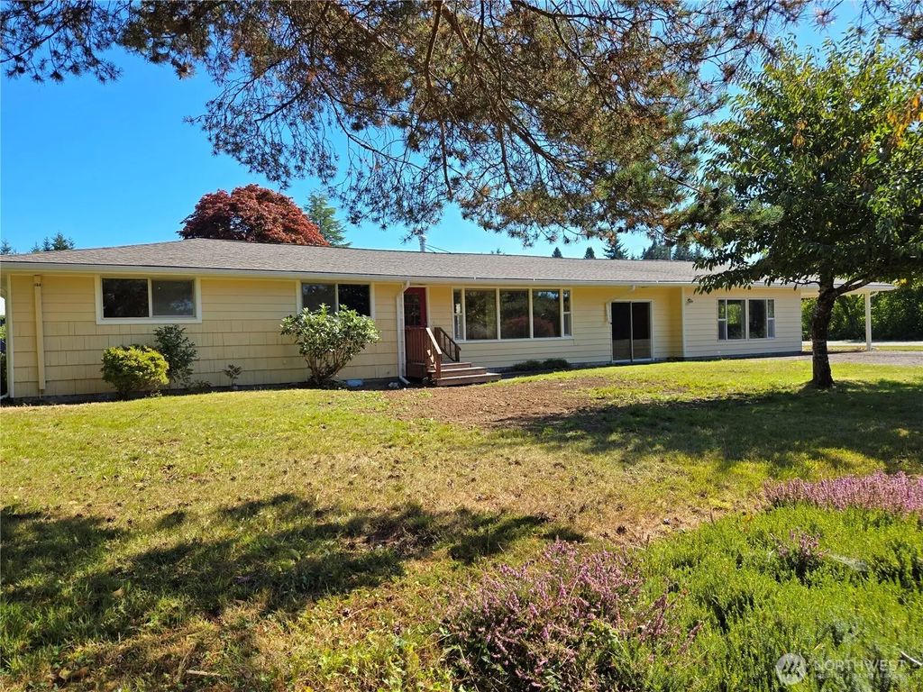 821 Danielson Road, Forks