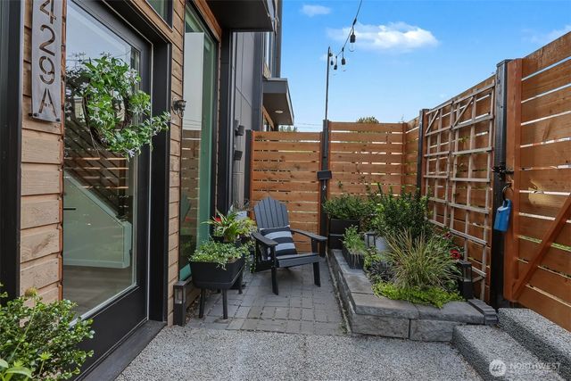 2429 Nw 64th Street A, Seattle