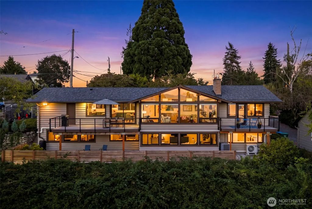 8803 38th Avenue Sw, Seattle