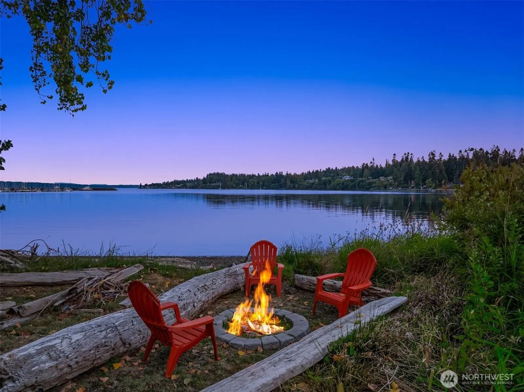 10737 Ne West Kingston Road, Kingston