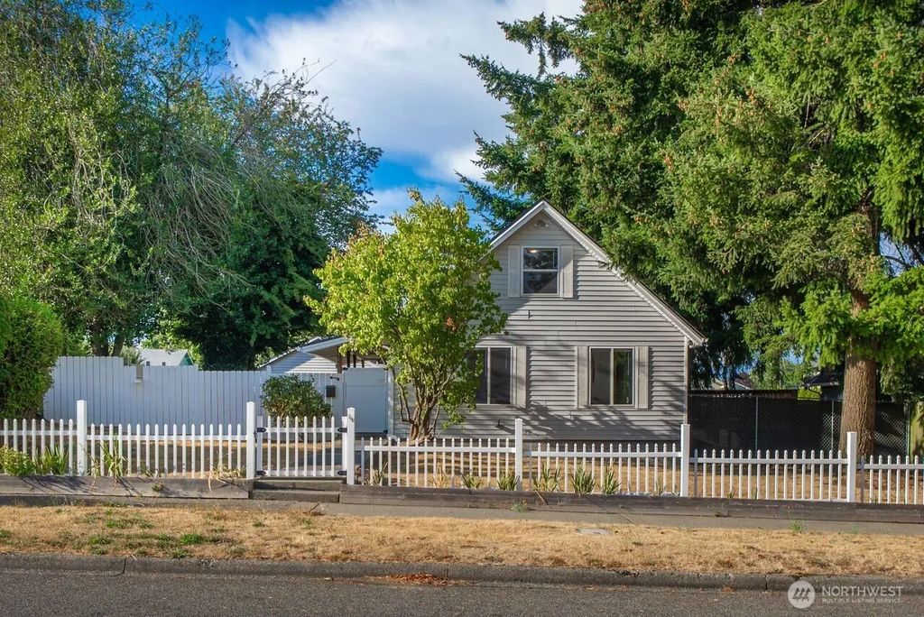 821 E 60th Street, Tacoma
