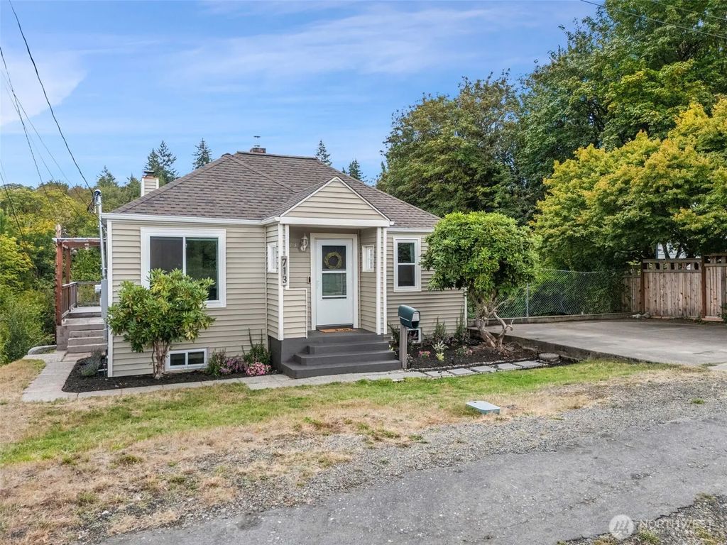 713 Hull Avenue, Port Orchard
