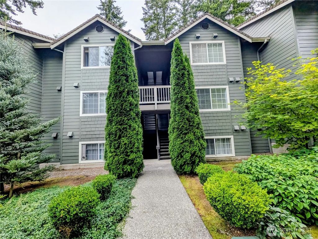 15433 Country Club Drive D304, Mill Creek