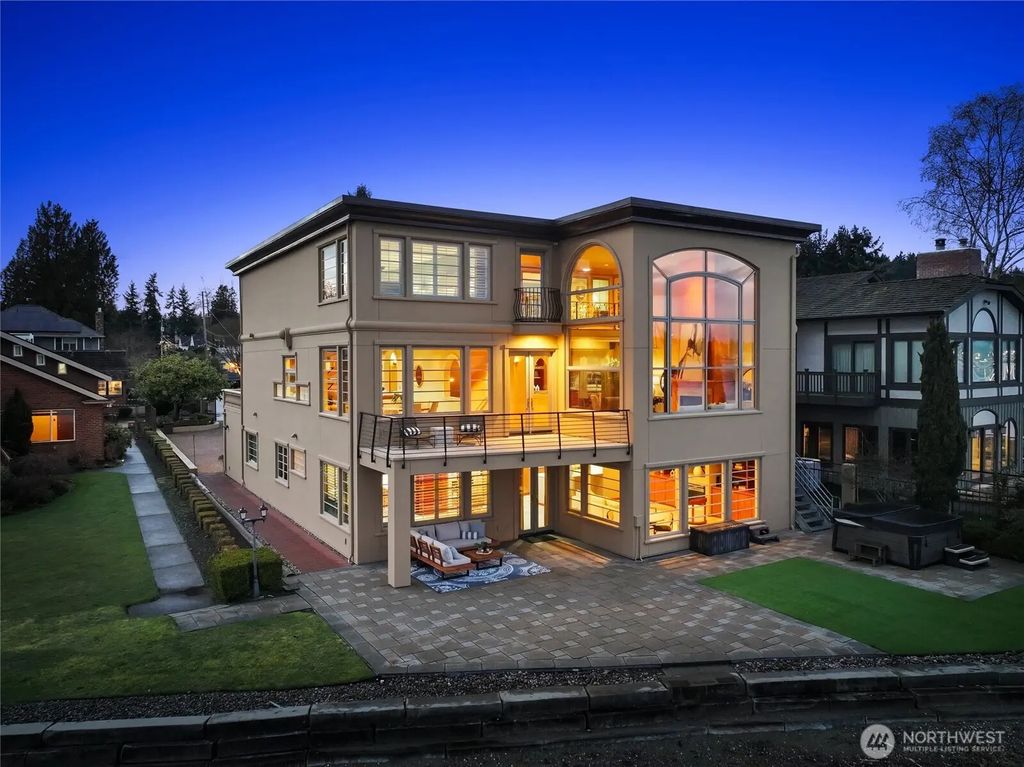 4701 Ne Shore Place, Lake Forest Park