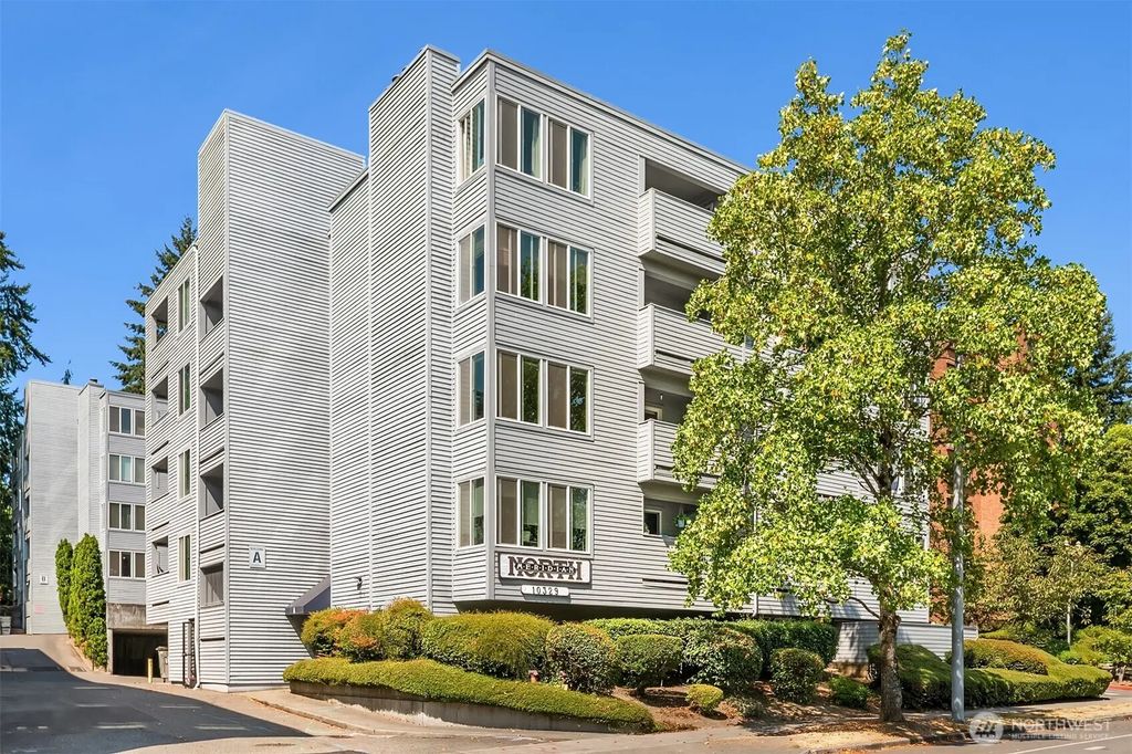 10329 Meridian Avenue N 202, Seattle