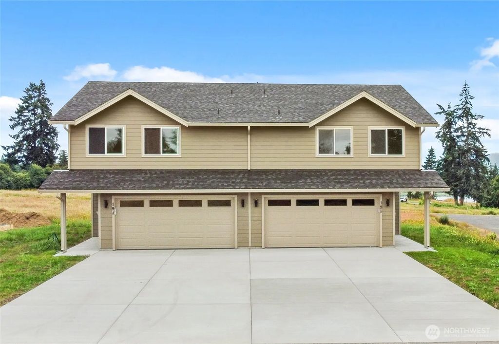 15 Anchor Way Loop, Cathlamet