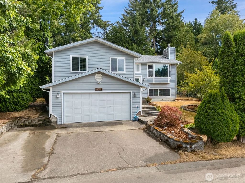 7048 Aegean Boulevard Ne, Bremerton