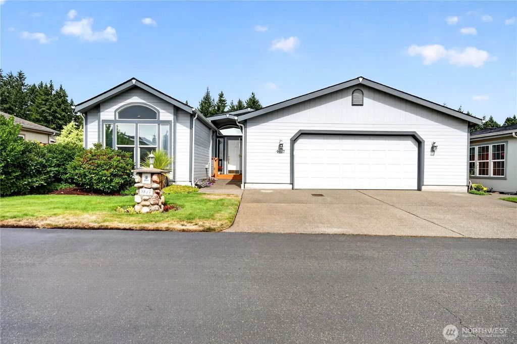 9817 196th Street E 40, Graham