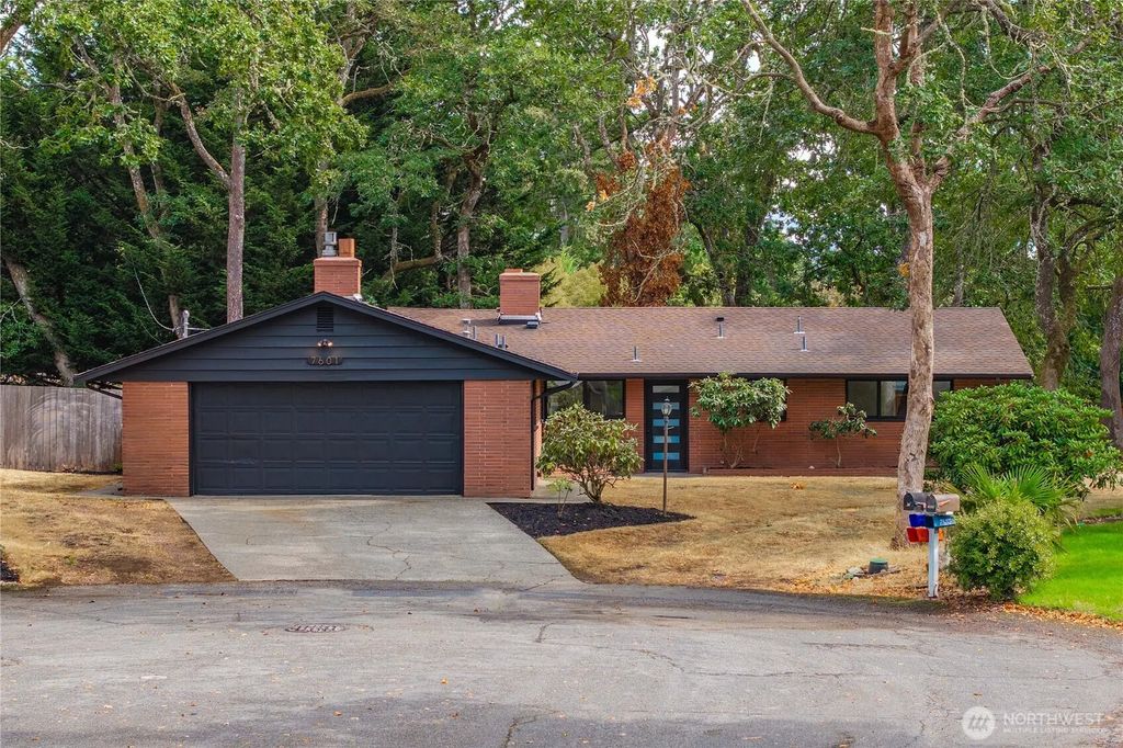 7601 64th Avenue W, Lakewood