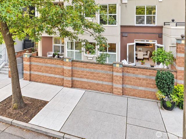 10045 Ne 1st Street 124, Bellevue