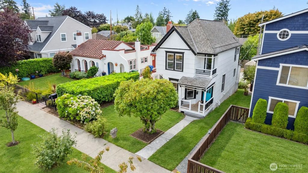 1921 44th Avenue Sw, Seattle