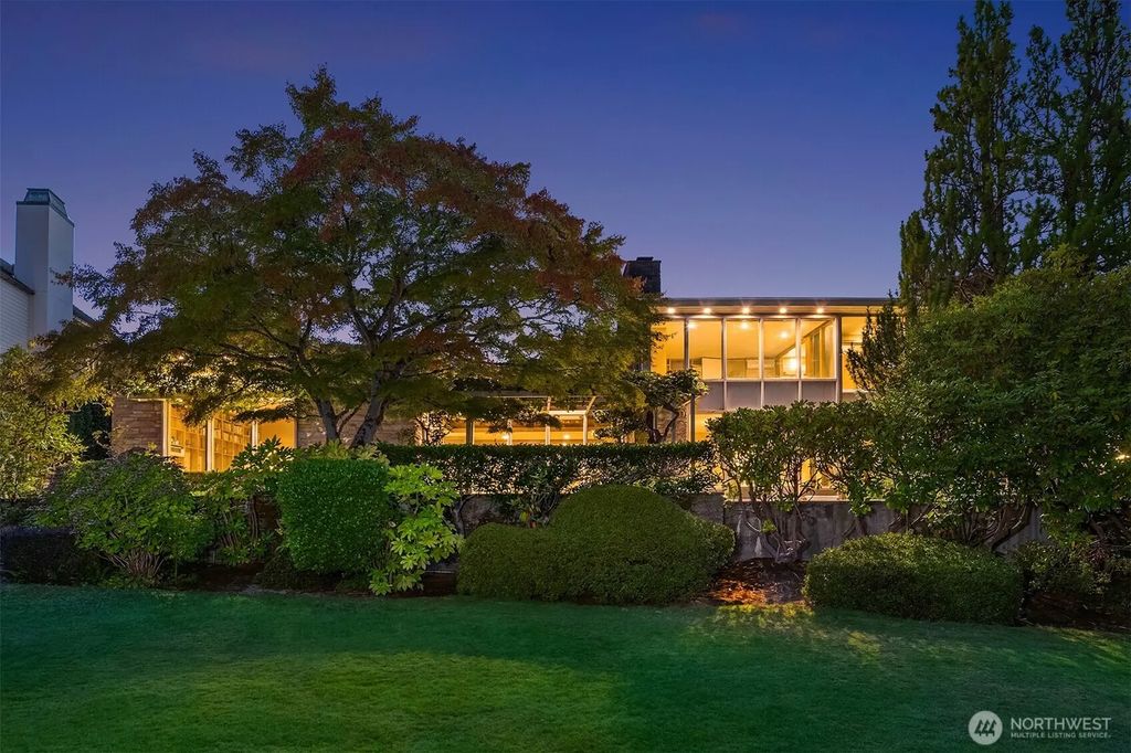 2222 Waverly Way E, Seattle