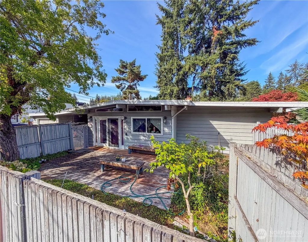 16042 Se 10th Street, Bellevue