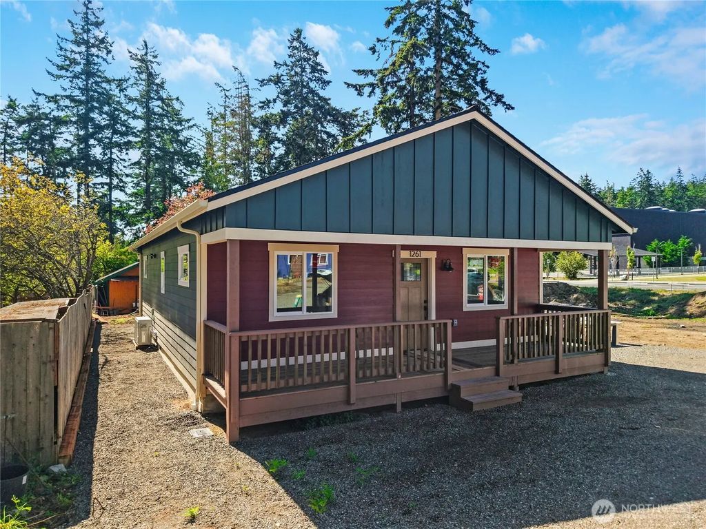 1261 18th Street, Port Townsend