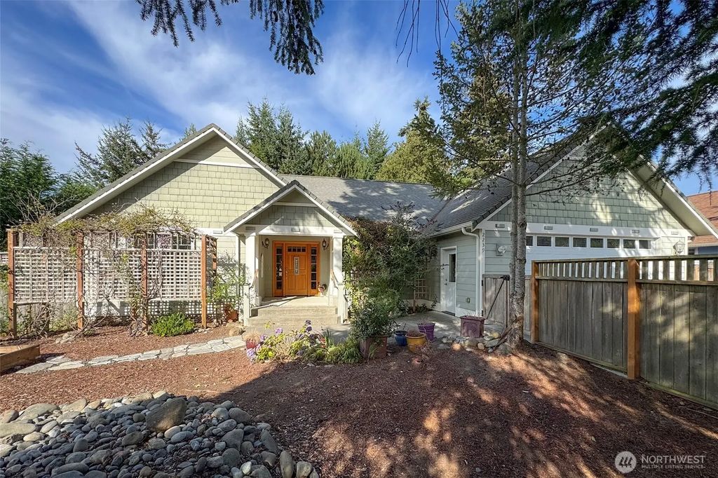 2239 W Sixteenth Street, Port Angeles