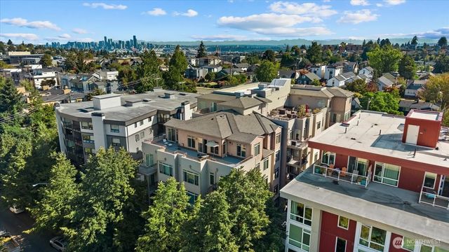5016 California Avenue Sw 302, Seattle