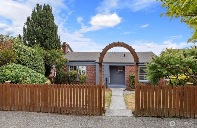 3712 37th Avenue Sw, Seattle