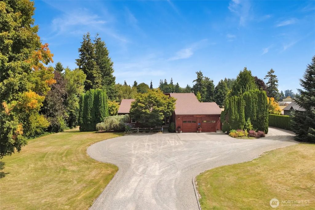 9317 Avon Allen Road, Bow