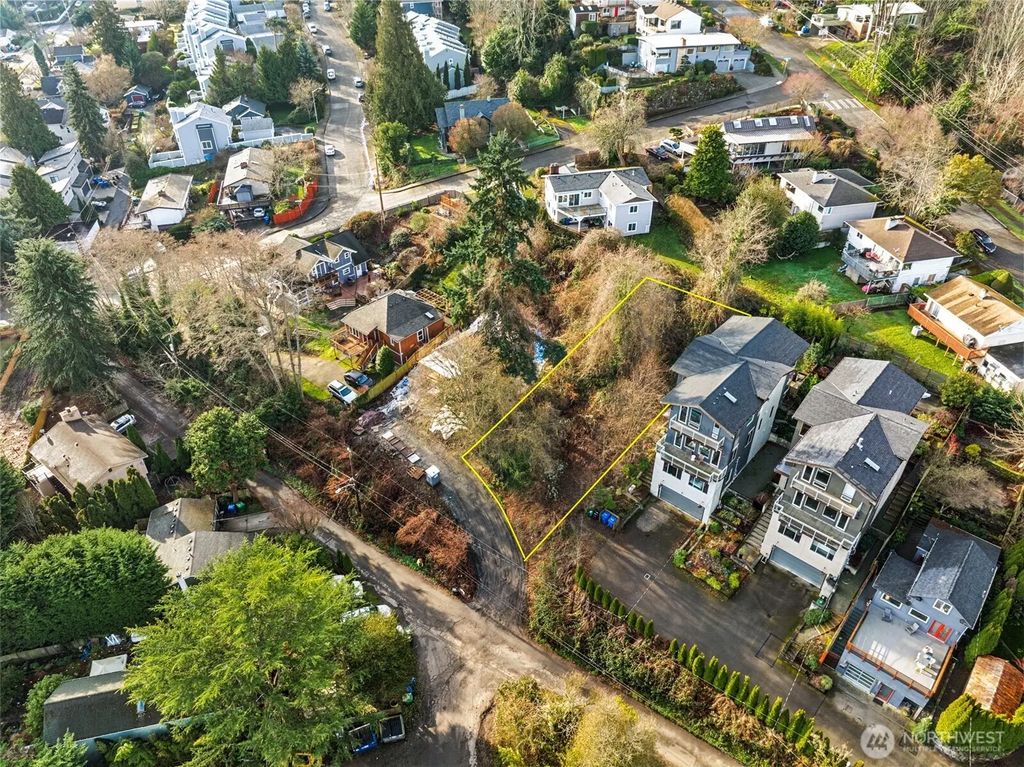 4019 Burton Place W, Seattle