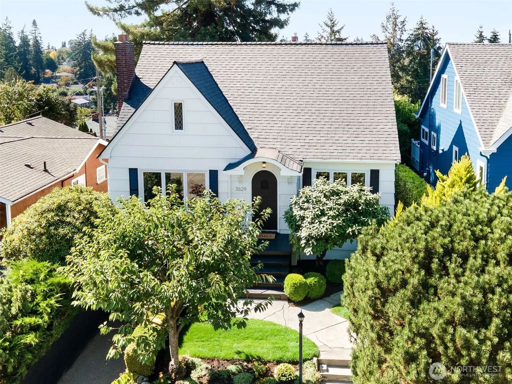 3829 45th Avenue Sw, Seattle