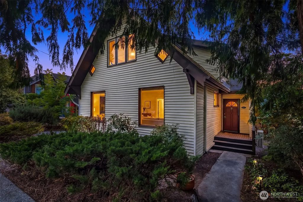 6827 28th Avenue Ne, Seattle