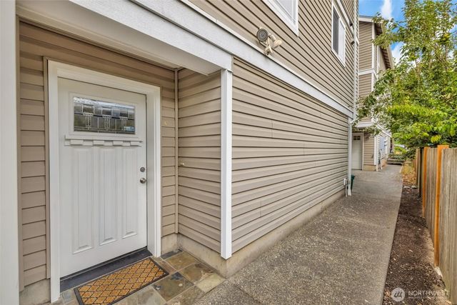 6331 42nd Avenue Sw A, Seattle
