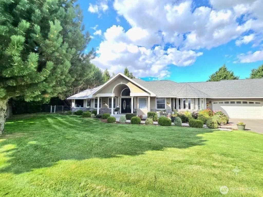 327 Lancaster Road, Selah