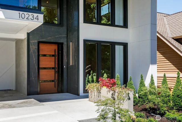 10234 Ne 20th Place, Bellevue