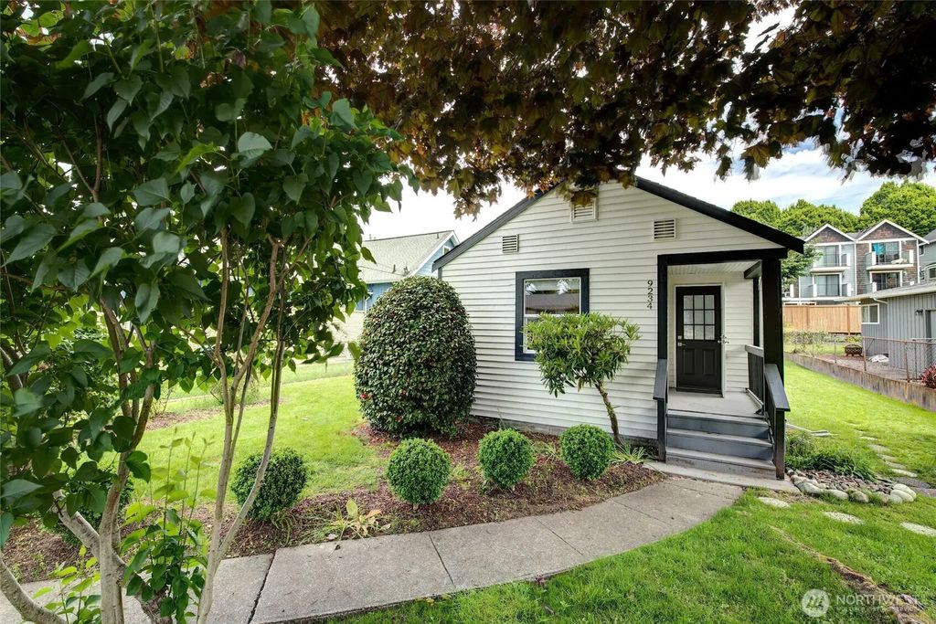 9234 36th Avenue Sw, Seattle