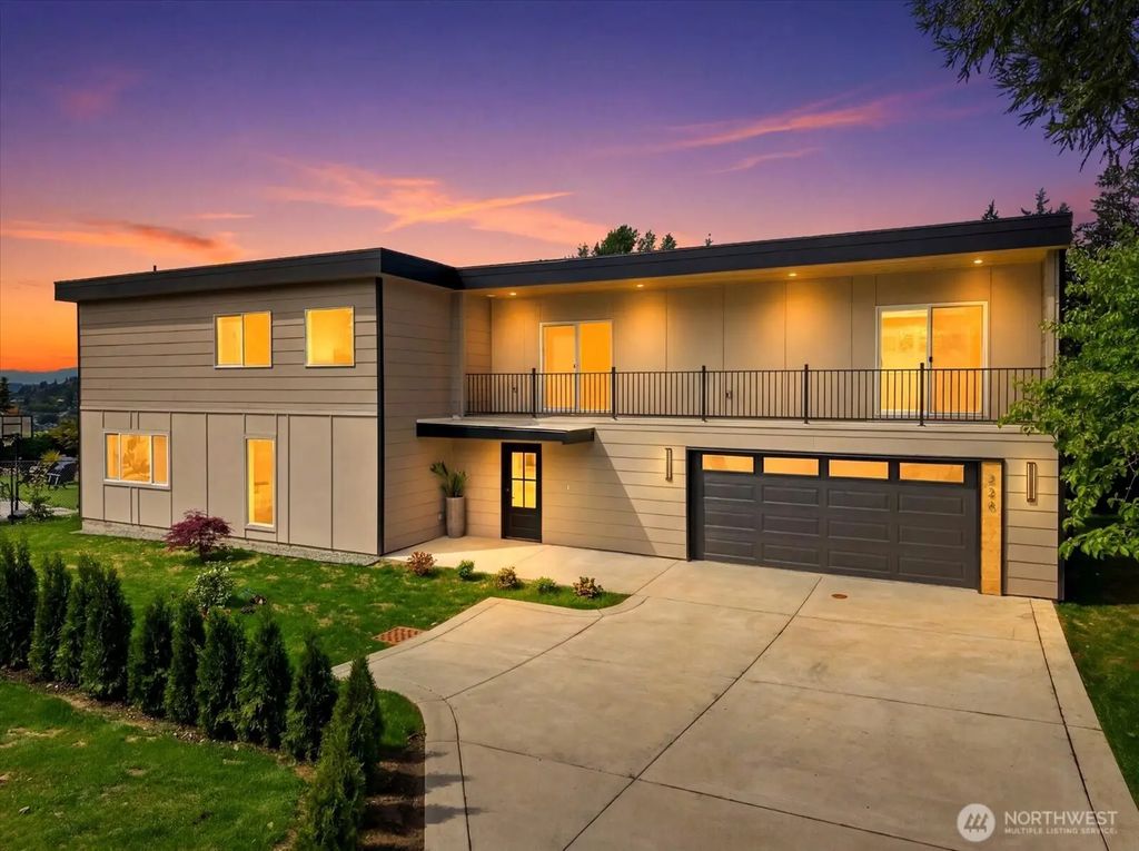 228 Sw 183rd Street, Normandy Park