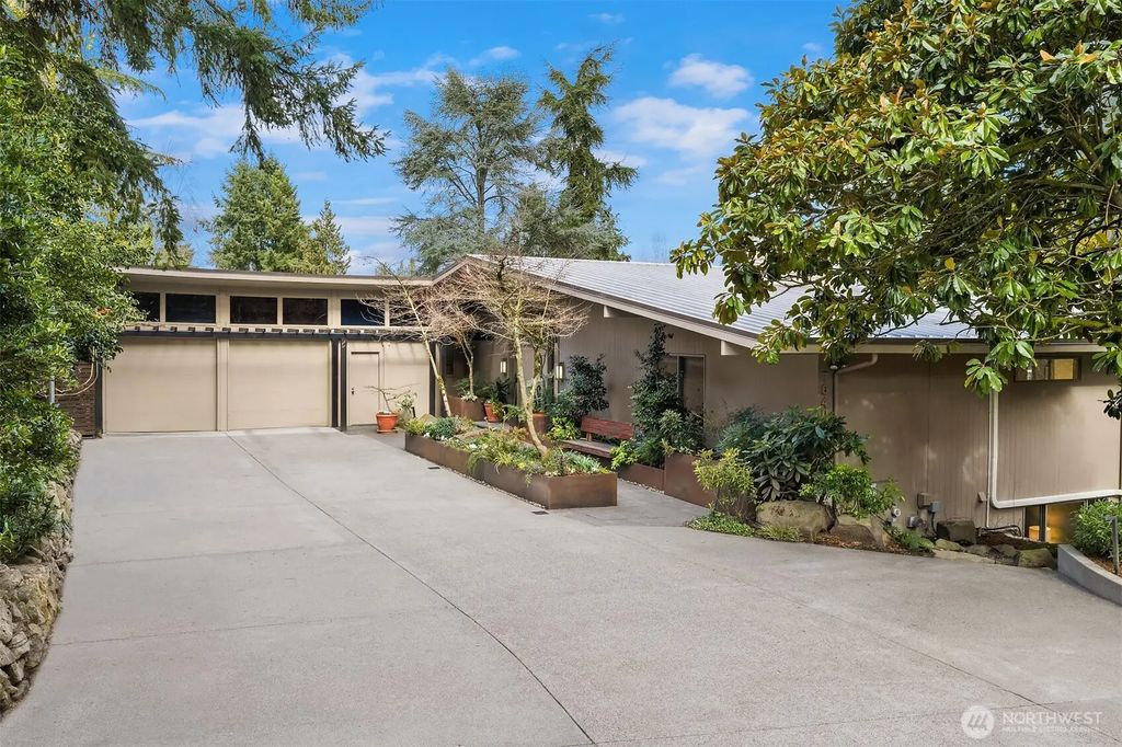 7640 Ne 32nd Street, Medina