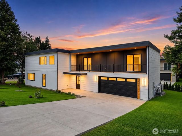 230 Sw 183rd Street, Normandy Park