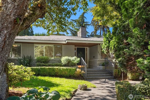 1425 Broadmoor Drive E, Seattle