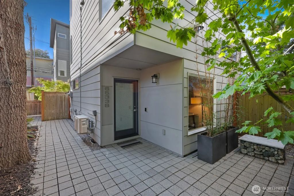 6533 34th Avenue Sw B, Seattle